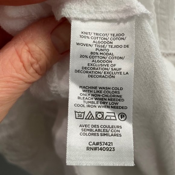 Pretty, Detailed White Cotton and Lace Puff Sleeve Blouse/Top - Picture 7 of 8